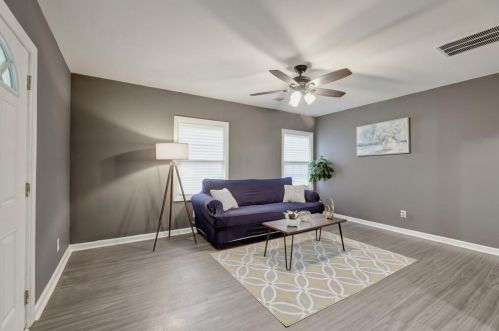 2664 Baker Ridge Dr, Atlanta GA  30318-7223 exterior
