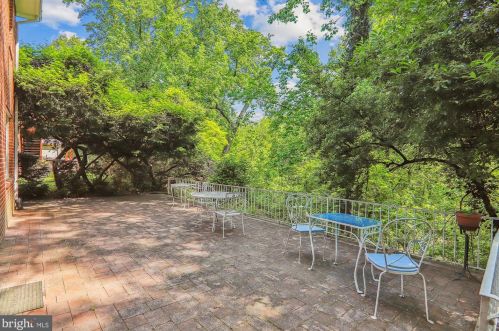 140 Fleetwood Ter, Silver Spring, MD 20910-5511