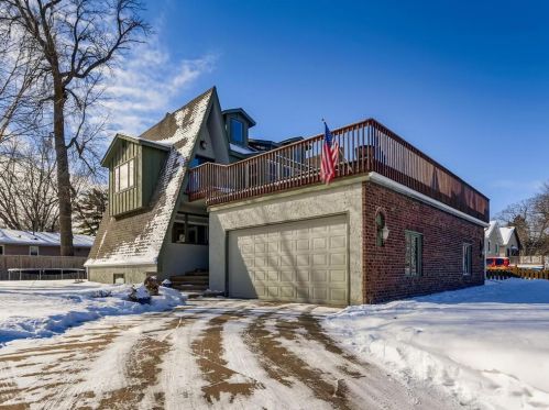 732 Sunshine Ct, Columbus, MN 55025
