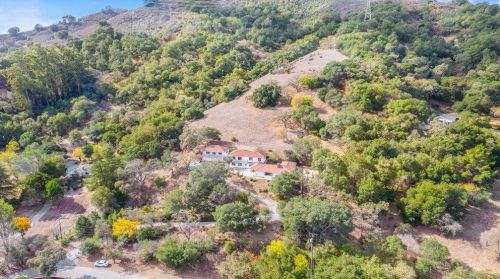 17605 John Telfer Dr, Morgan Hill, CA 95037-4012