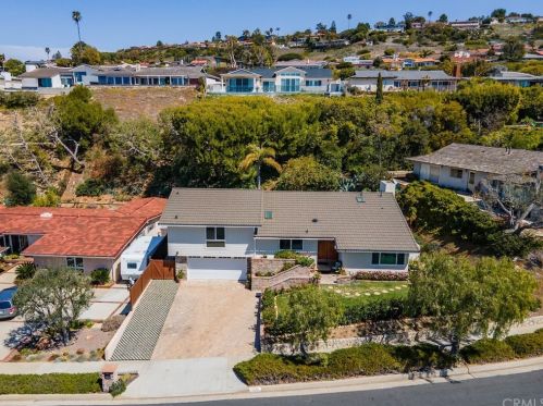 7249 Berry Hill Dr, Palos Verdes Estates, CA 90275-4401
