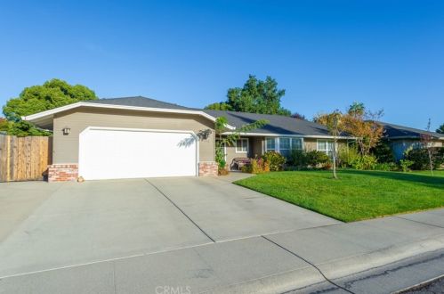 378 Newport Dr, Chico, CA 95973-5825