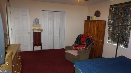 262 Bakers Basin Rd, Trenton NJ  08648-3312 exterior