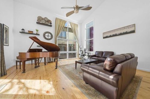 1230 Chareau Ct, Atlanta, GA 30318-4189