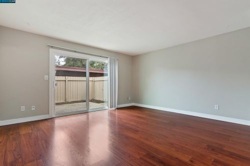 1512 Parkwood Pl, Concord CA  94521-2201 exterior