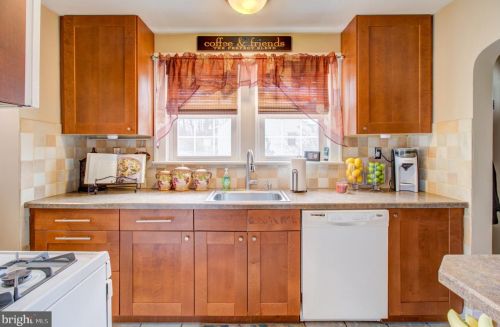 168 Hamilton Ave, Trenton NJ  08619-2427 exterior