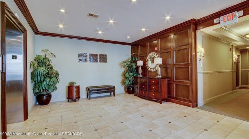 2 Commerce Sq, Trenton NJ  08691-4187 exterior
