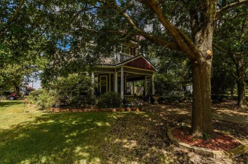 605 Bond St, Whitewright, TX 75491-2212