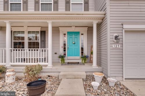 325 Brandenburg Dr, Falling Waters, WV 25419-4988