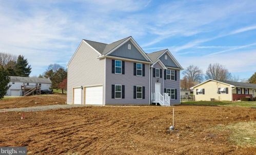 1 Timothy Dr, Lancaster, PA 17603-9640