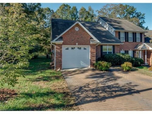 275 Oak Ave, Landrum, SC 29356-1219