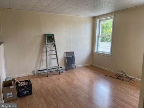 421 Strasburg Pike, Lancaster PA  17602-1523 exterior