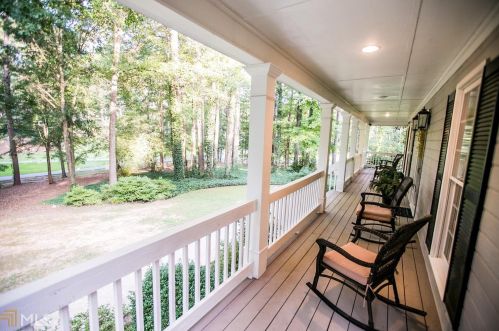 226 Valley View Dr, Rockmart, GA 30153-2128