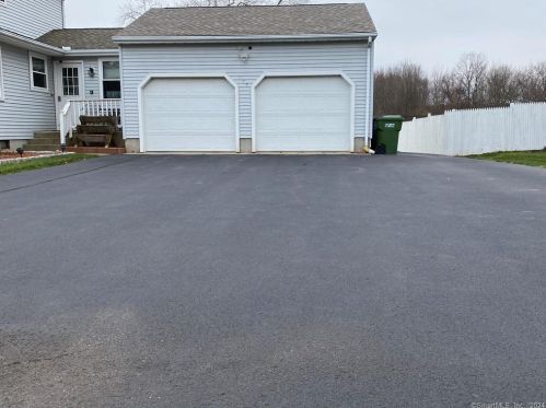 439 Hunting Hill Ave, Middletown CT  06457-4333 exterior