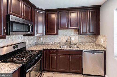 15123 Catalpa Ct, Woodbridge, VA 22193-5351