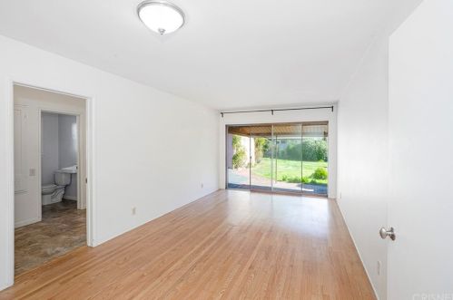 1828 Canada Blvd, Glendale CA  91208-2610 exterior