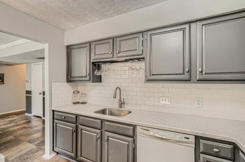 6555 Fair Vly Trl, Austin TX  78749-1266 exterior