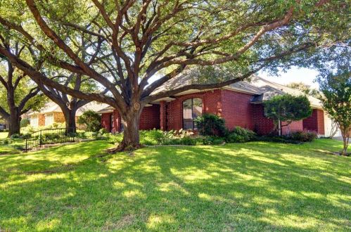 7000 Castle Creek Ct, Fort Worth, TX 76132-3701