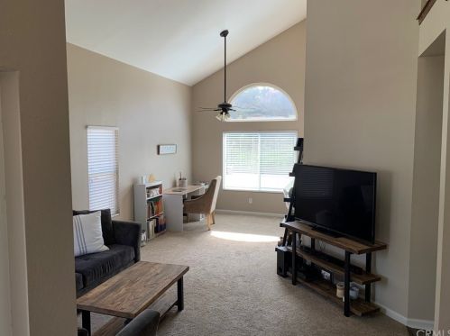 1548 Harbor Dr, Vista, CA 92081-8703
