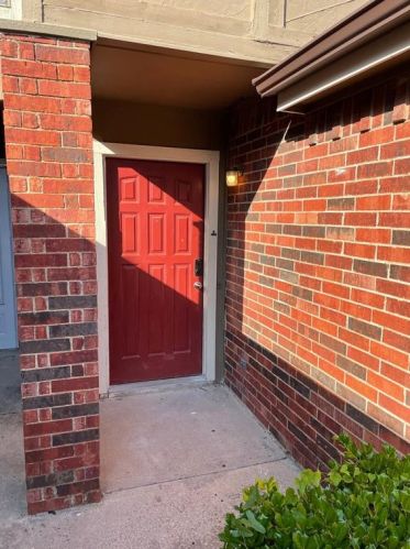 3922 Leeds Ct, Garland TX  75043-3270 exterior