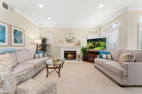 405 Laureltree Dr, Anaheim CA  92808-1648 exterior