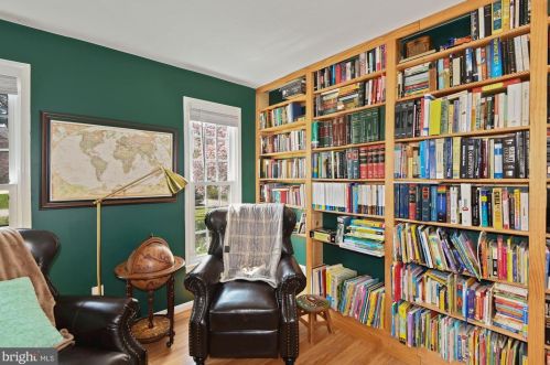 1800 Cullen Dr, Silver Spring MD 20905-4428 exterior