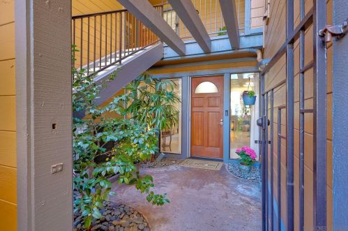 4009 Layang Layang Cir, Carlsbad, CA 92008-4168
