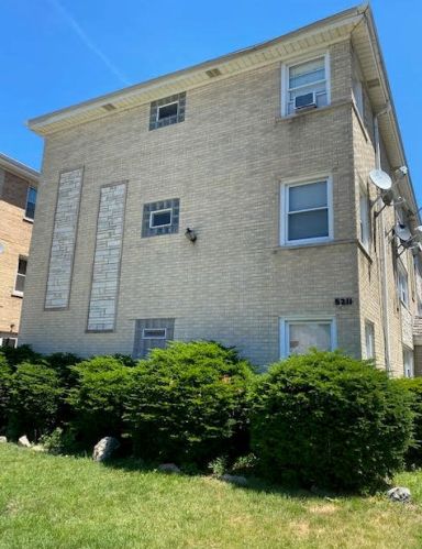 5211 Reserve Ave, Chicago, IL 60656-2421