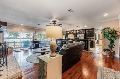 702 Timber Cv Dr, Taylor Lake Village TX 77586-4617 exterior