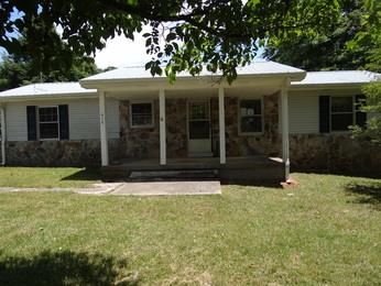419 Quebeck Rd, Quebeck, TN 38579-2124