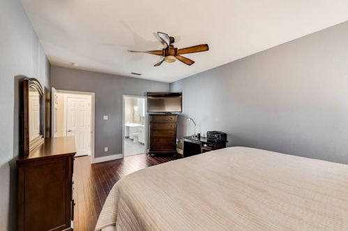 5568 Thunder Bay Dr, Fort Worth TX  76119-8505 exterior