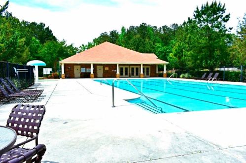 424 Fernbay Dr, Atlanta GA  30331-8956 exterior