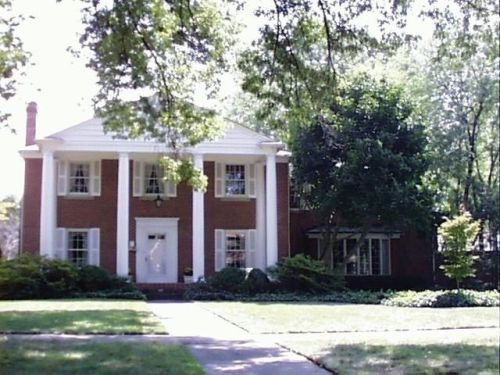 341 10 Ave, Huntington WV  25701-2725 exterior