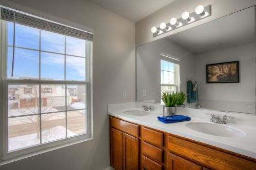 1600 Bristol Dr, Pingree Grove IL  60140-9038 exterior