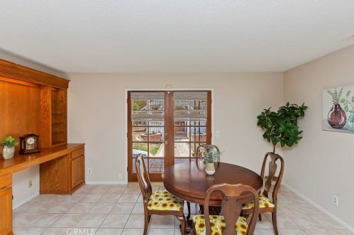 2662 Sovereign Way, Riverside CA  92506-5120 exterior