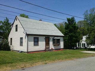 2 Will Ann Cir, East Providence, RI 02915-1041