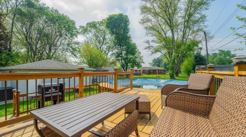 2525 Drexel Dr, Hobart IN 46342-3528 exterior