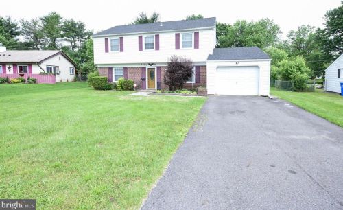 41 Belhurst Ln, Willingboro, NJ 08046-1534