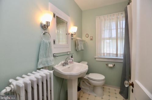 232 Holly Ave, Pitman NJ  08071-1257 exterior