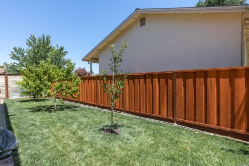 1117 Mountain View Cir, Fairfield CA  94558-5311 exterior