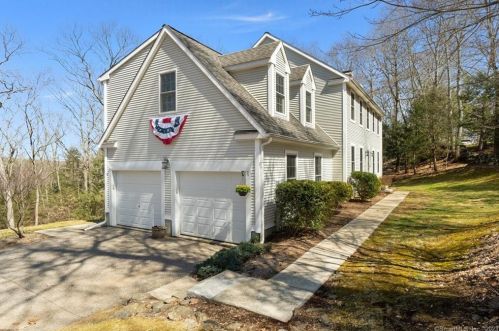 39 Millstone Dr, East Hampton, CT 06447-1525