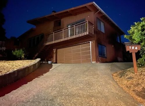 104 Jewell St, San Rafael, CA 94901-3556
