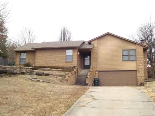 2007 Tanglewood Ln, Muskogee, OK 74403-8424