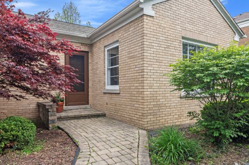 271 Larch Ave, Elmhurst, IL 60126-2731