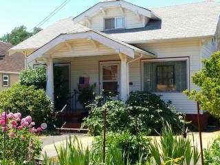 2346 Alaska St, Tacoma, WA 98405-3117