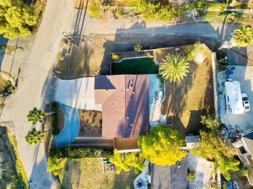 160 El Valle Opulento, Vista CA 92083-7708 exterior