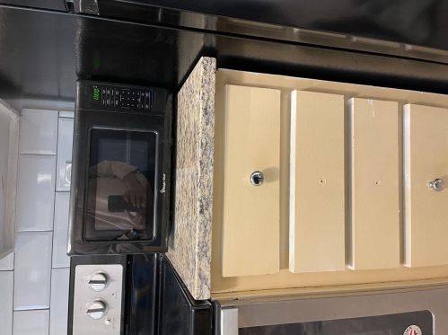 71 Montre Sq, Atlanta GA  30327-4044 exterior