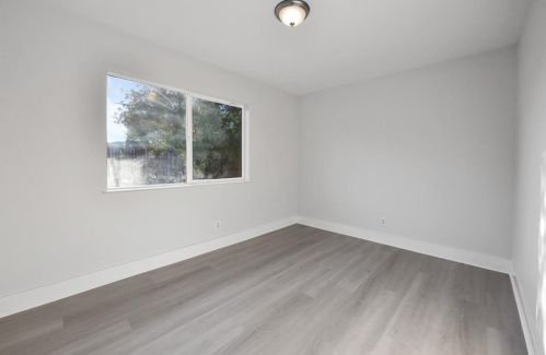 6439 Randy St, Rio Linda, CA 95673-3222