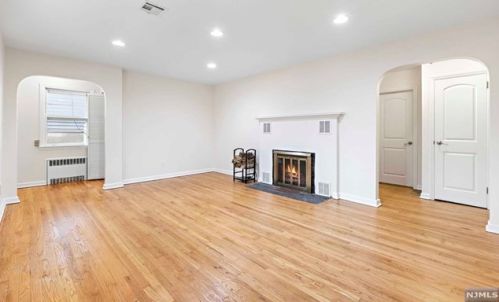 133 Cleveland Ave, Hasbrouck Heights NJ  07604-1020 exterior