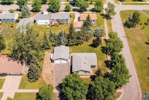 11 Nelson Dr, Silver Bay, MN 55614-1110